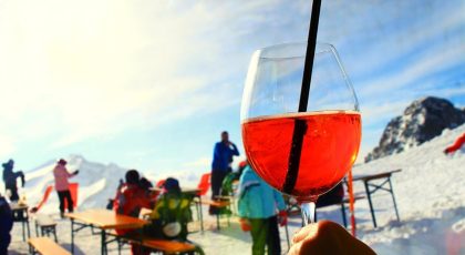 13 Cozy Après-Ski Cocktails to Warm You Up This Winter