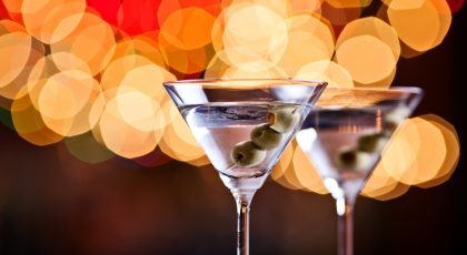 Gibson vs. Martini: What's the Difference? Choosing Your Favorite