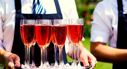 Cocktail Hour Wedding Guide: Perfect Tips for Your Big Day